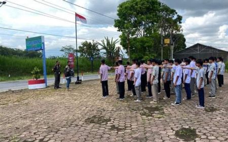 Ciduk 48 Siswa Keluyuran Saat Jam Pelajaran, Satpol PP Agam Beri Pembinaan Gerak Jalan, Push-up dan Siraman Rohani