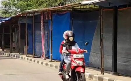 Dianggap Ganggu Fungsi Jalan, Puluhan PKL di KBT Duren Sawit Ditertibkan Satpol PP