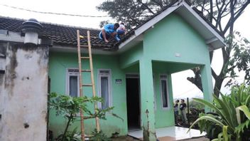 141 Rumah Rusak Diterjang Puting Beliung di Kabupaten Bandung