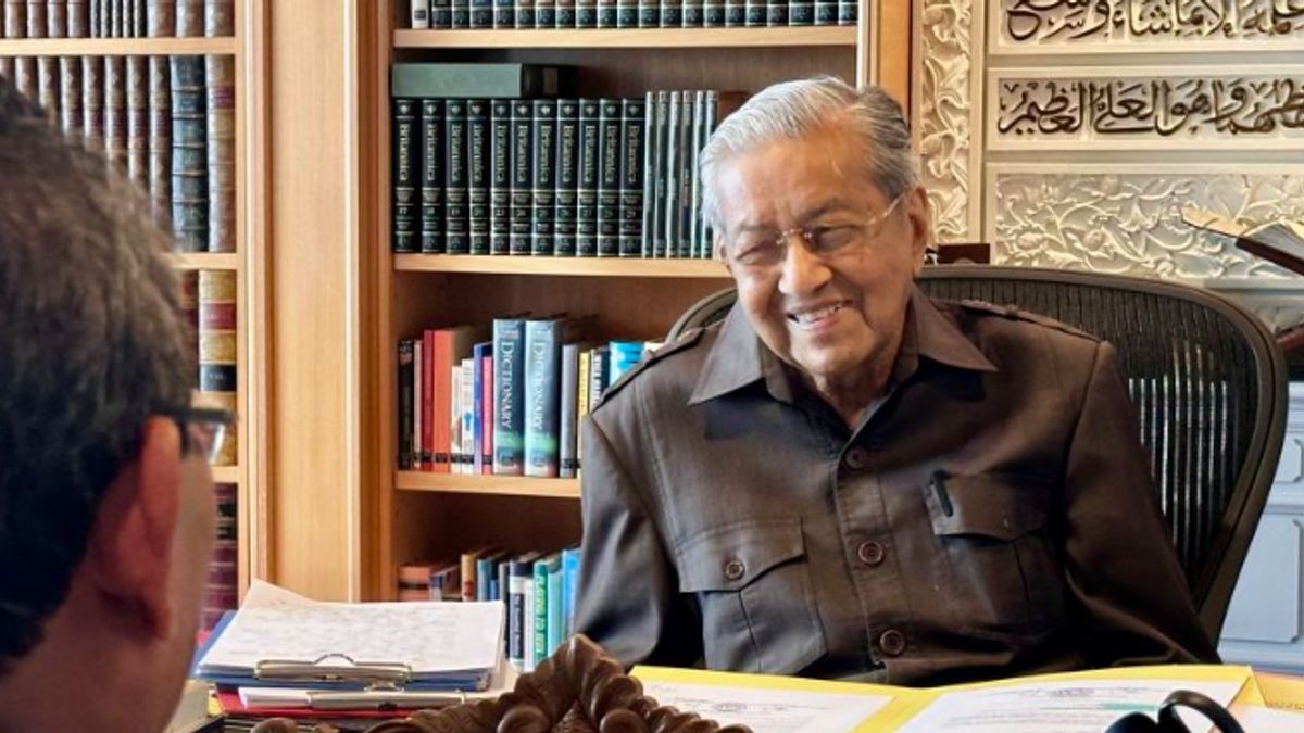Rahasia Hidup Bugar Mantan Perdana Menteri Malaysia di Usia Hampir Seabad