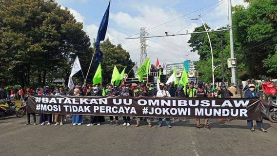 Ketua PP Muhammadiyah Sebut Isi & Makna UU Cipta Kerja Jauh dari UUD 1945 