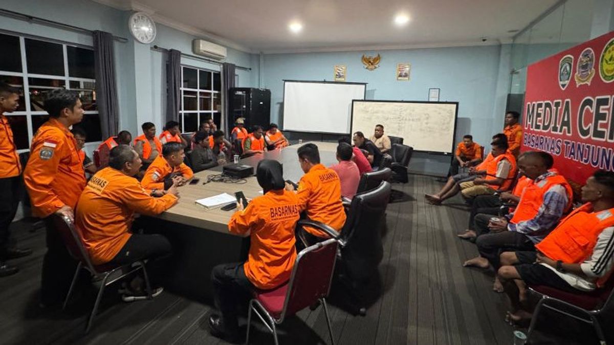 Tragédie de la mer à Kepri: KM Makmur Jaya renverse dans les eaux de Merapas, 9 membres d’équipage recherchés par les SAR