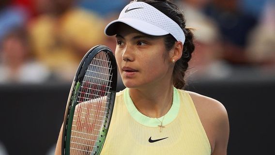 إيما رادوكانو تومبانغ في الجولة الأولى من بطولة قطر المفتوحة 2024