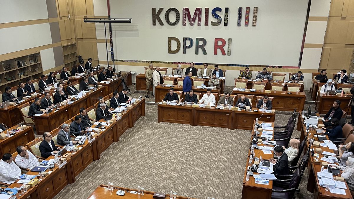 Pembahasan RUU KUHAP Ditunda, Alasan DPR Masih Terima Masukan Masyarakat