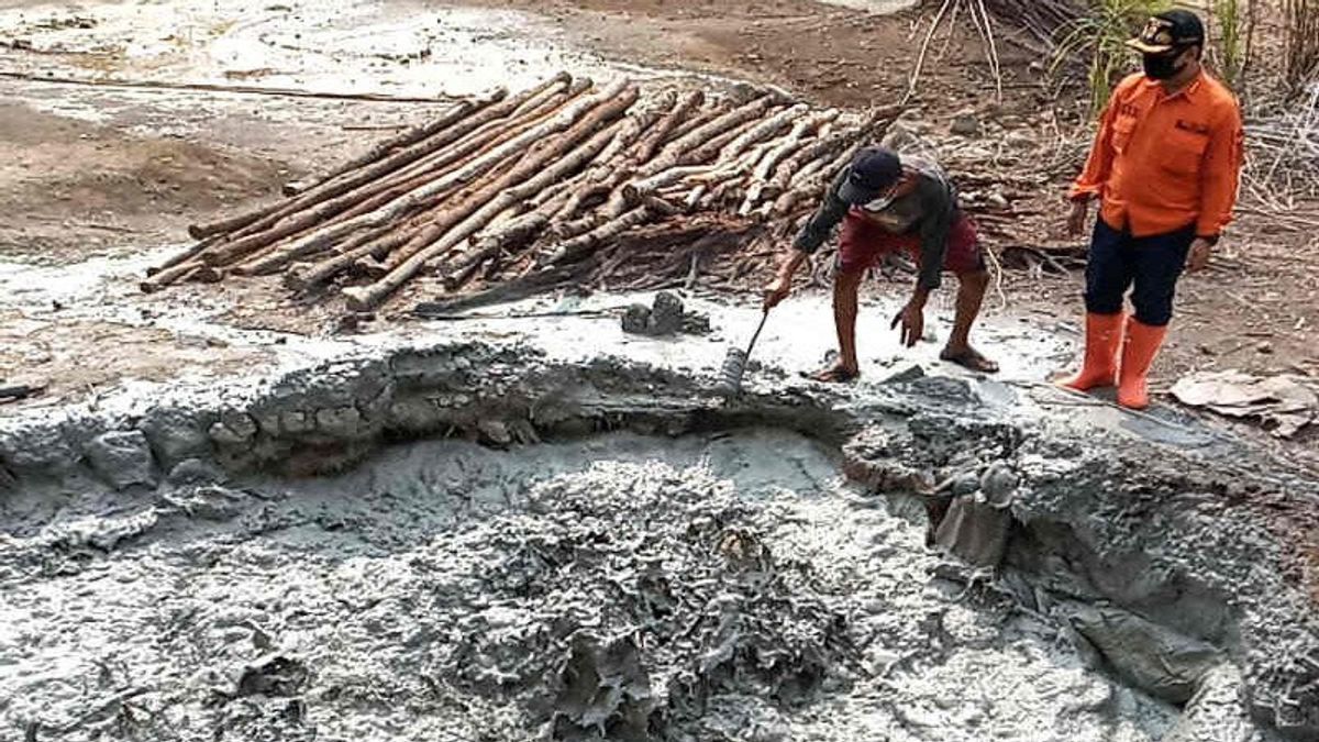 Semburan Lumpur di Cirebon Keluarkan Bau Menyengat Mirip Minyak Tanah, Dinas ESDM: Akan Diuji 