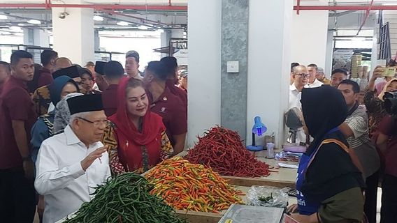 vice-président de l’examen du marché, Johar Semarang, Le prix de cabane a baissé de 40 000 roupies par kg