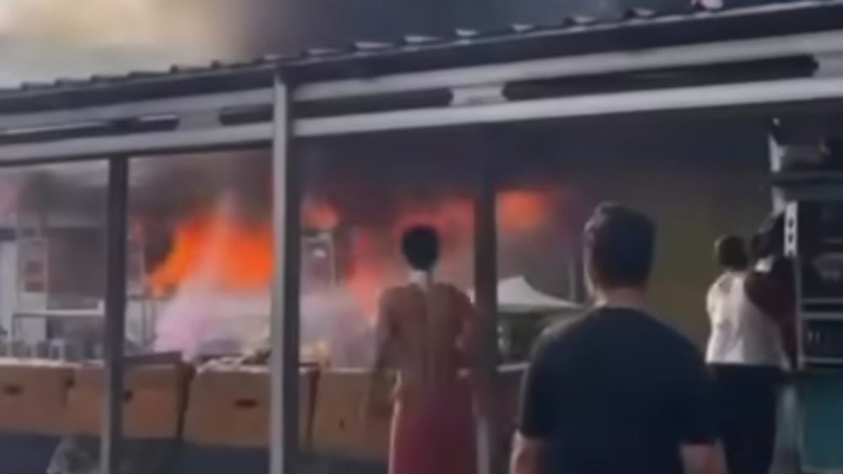 Api Padam, Kebakaran di Pertokoan Terminal Senen Hanguskan Tiga Kios