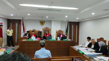 North Maluku Activist Escorts PT WKM Employee Criminalization Session At Central Jakarta District Court