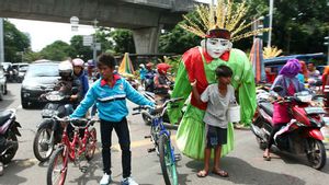Tak Sesuai Pakem, Ondel-Ondel Ngamen di Jakarta Bisa Kena Sanksi