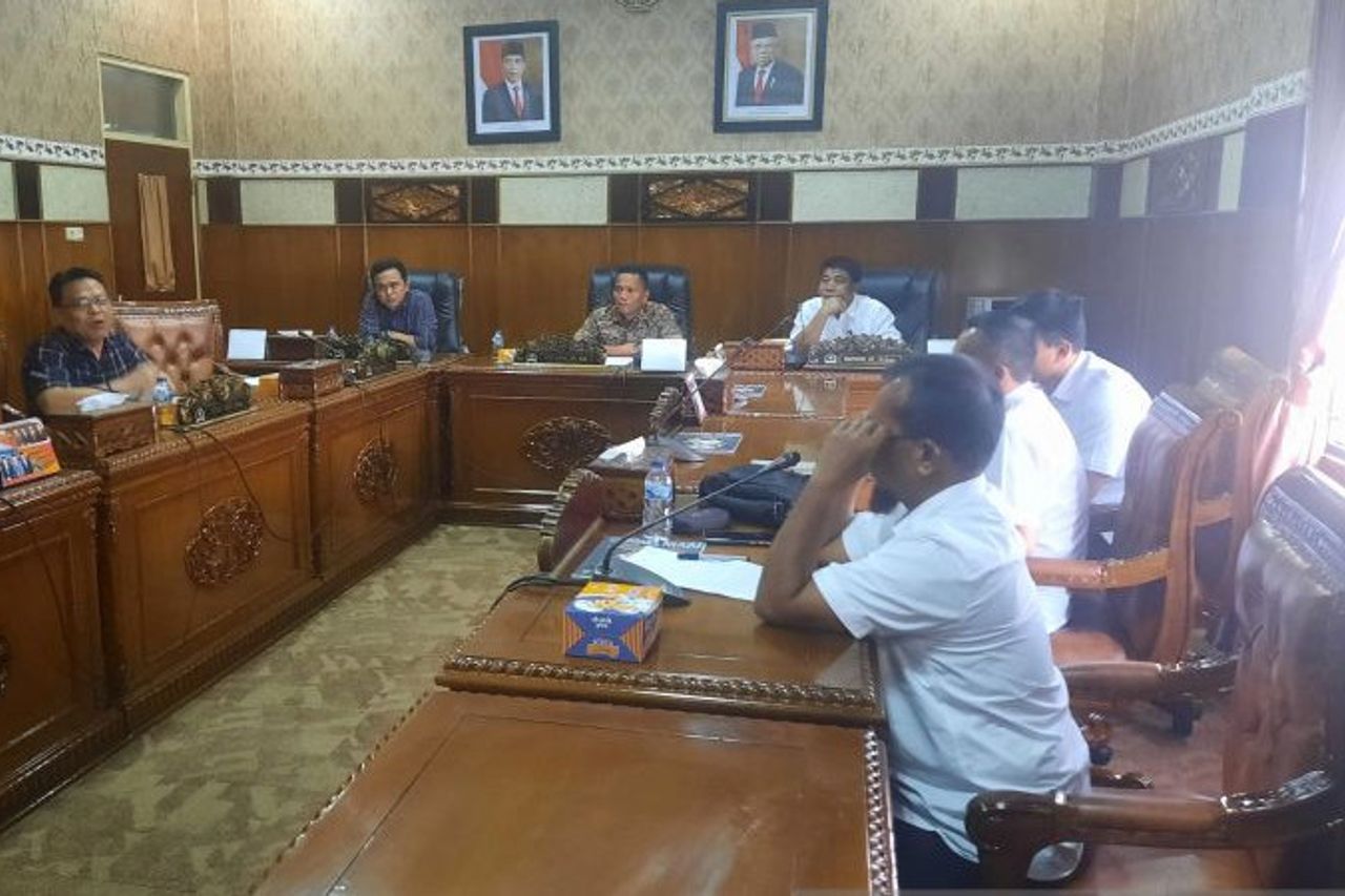 DPRD تقدر افتتاح السكرتير الإقليمي ل OKU دارماوان إيريانتو العيوب القانونية