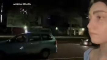 مواطن روسي فيروسي يضايقه سائق سيارة أجرة ، ولم تتلق الشرطة تقريرا عن الضحية