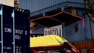 Sopir Truk Kritis Tertimpa Kontainer 40 Feet di Pelabuhan Tanjung Priok