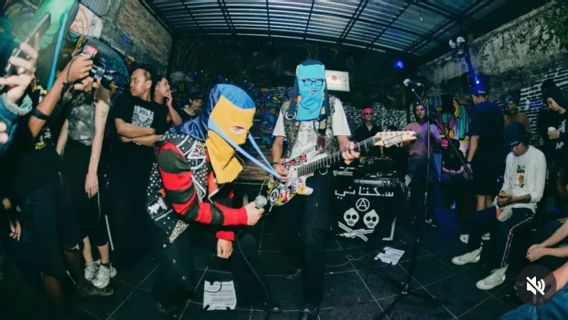 Band Sukatani Make Sure Conditions Are OK