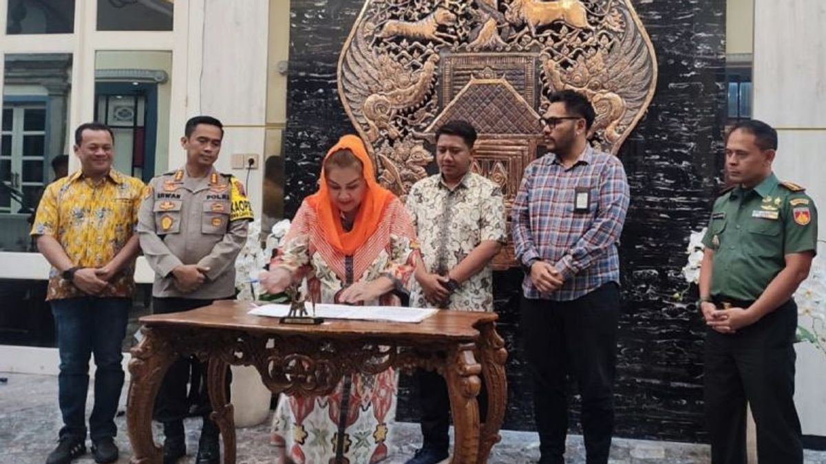 Semarang City Government Hands Over Rp96 Billion Regional Grants For Regional Head Elections