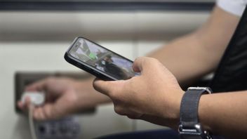 KAI reminds that the Contact Stop cannot be used for electric stoves to cook noodles on the train.