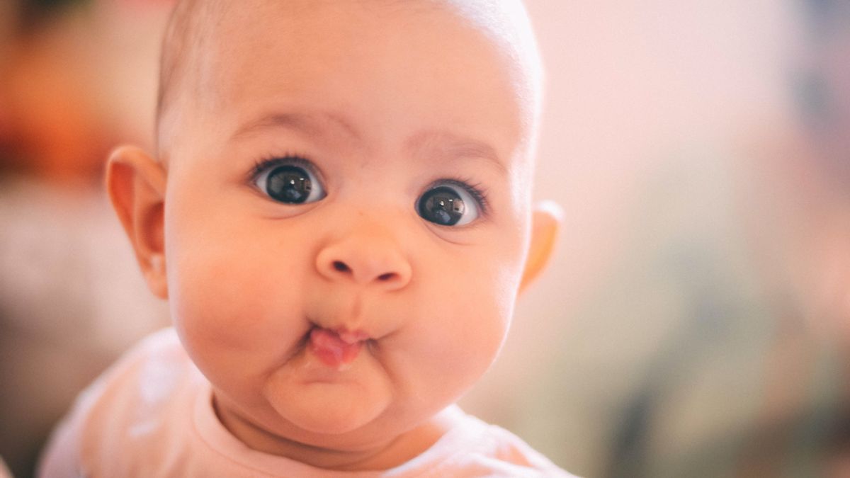 How To Clean Your Tongue Baby: Watch Out! Dangers Of Muncule At Any Time