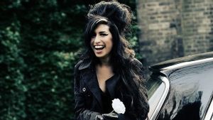 Ayah Amy Winehouse Kalah Gugatan terkait Barang-barang Peninggalan Sang Putri