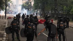 Demo Tolak UU Cipta Kerja di Malang Ricuh, Polisi Amankan 80 Orang