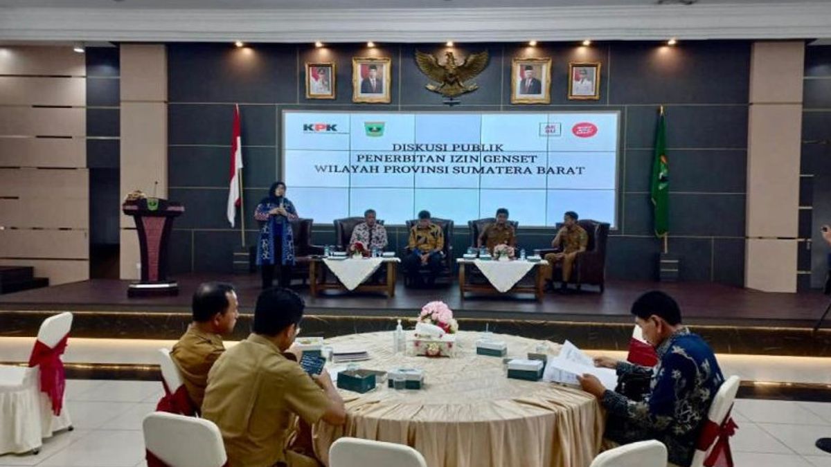 KPK تطلب من حكومة مقاطعة غرب سومطرة تحسين إدارة تراخيص المولدات في عالم الأعمال