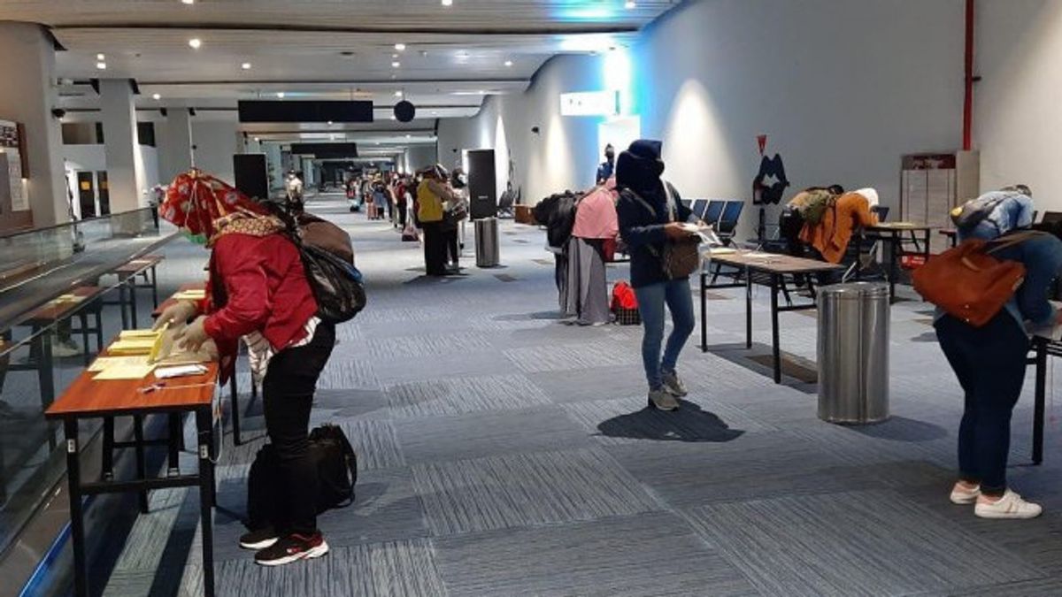 L’aéroport De Soekarno-Hatta évalue Sa Politique Après Le Surpeuplement Des Passagers Potentiels