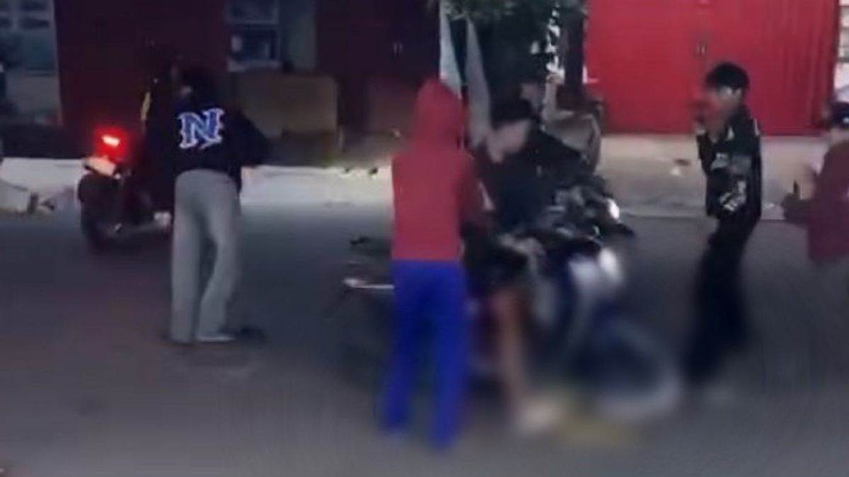 Viral Remaja di Bekasi Dilindas Motor saat Dikeroyok Pelaku Tawuran