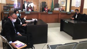 Dampingi Delapan Korban Skema Ponzi Emas, Eks Pegawai KPK Kecewa Terdakwa Belum Siap Beri Jawaban