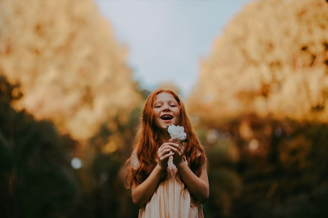 من أجل أن يصبح الأطفال سعداء ، يحتاج الآباء إلى تعليم هذا الموقف عند الأطفال
