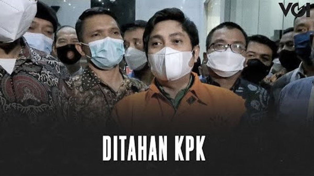 VIDEO: Wearing Prisoner Vest, Mardani Maming Officially Detained By KPK