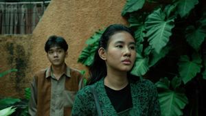 Film <i>Penyalin Cahaya</i> Tayang di Netflix Awal Tahun Depan, Begini Sinopsisnya 