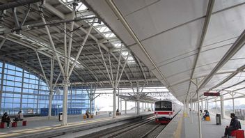 Eskalator Stasiun Manggarai Bikin Penumpang Jatuh, KAI Commuter Minta Maaf