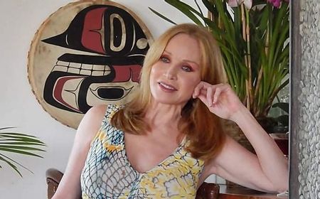 Kabar Mantan Bond Girl Tanya Roberts Meninggal Tidak Benar