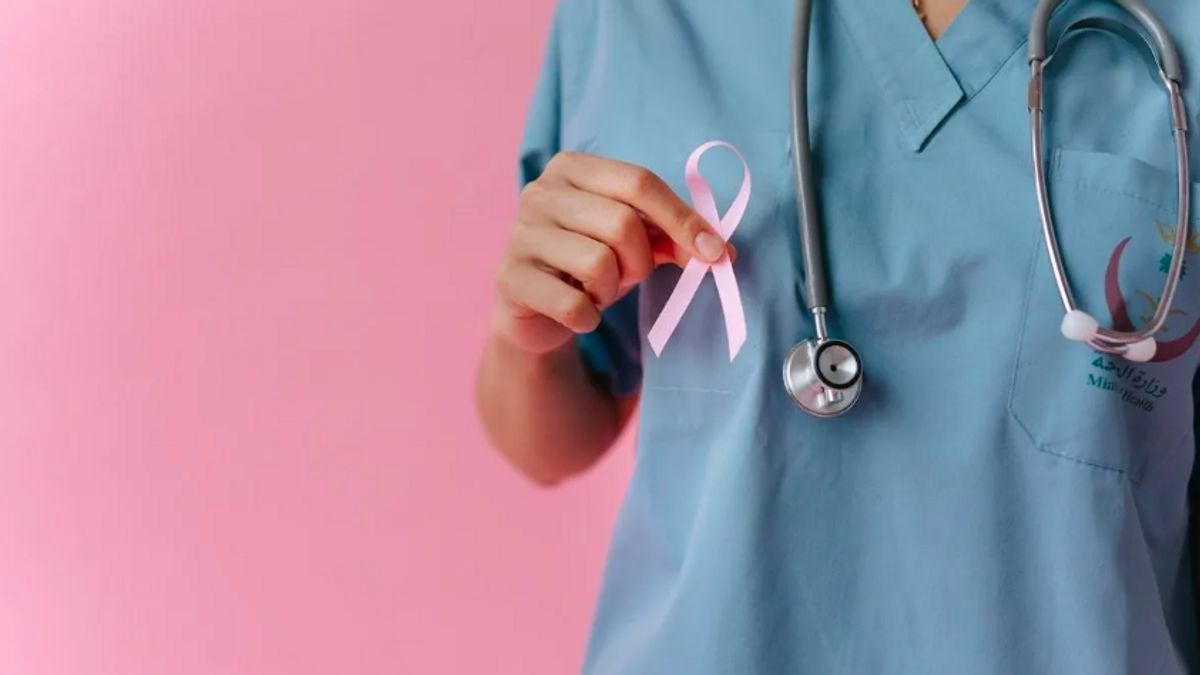 Sans douleur et sans masse, les symptômes d’un cancer du sein inaperçu devraient être préoccupants pour les femmes