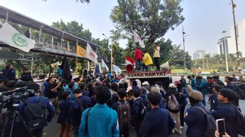 Corridor 1, 3 And 5C Transjakarta Routes Diverted Due To Demonstration At The Horse Statue