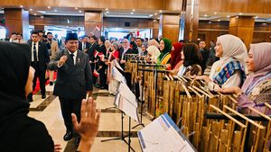Alunan Angklung Sambut Kedatangan Presiden Prabowo di Islamabad