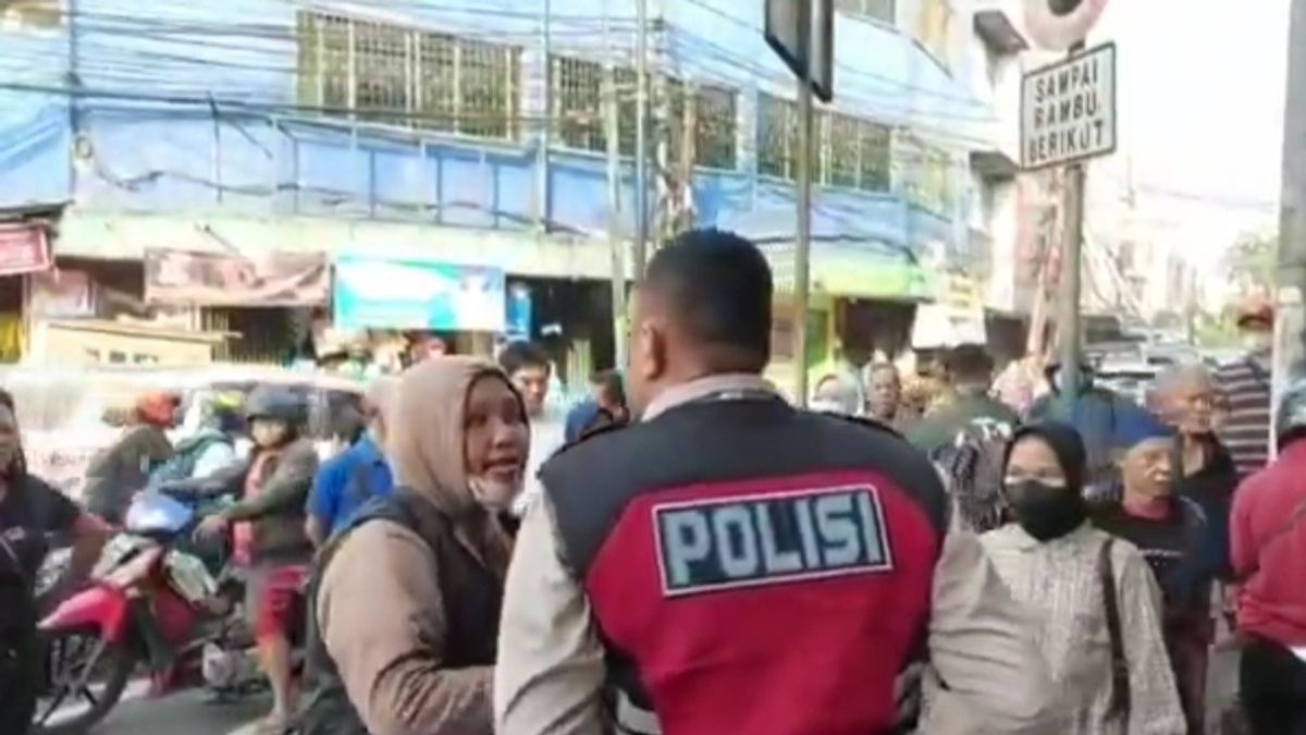 Usai Diperiksa, Kejiwaan Mahasiswi yang Melawan Polisi di Bawah Flyover Kampung Melayu Dalam Keadaan Sehat