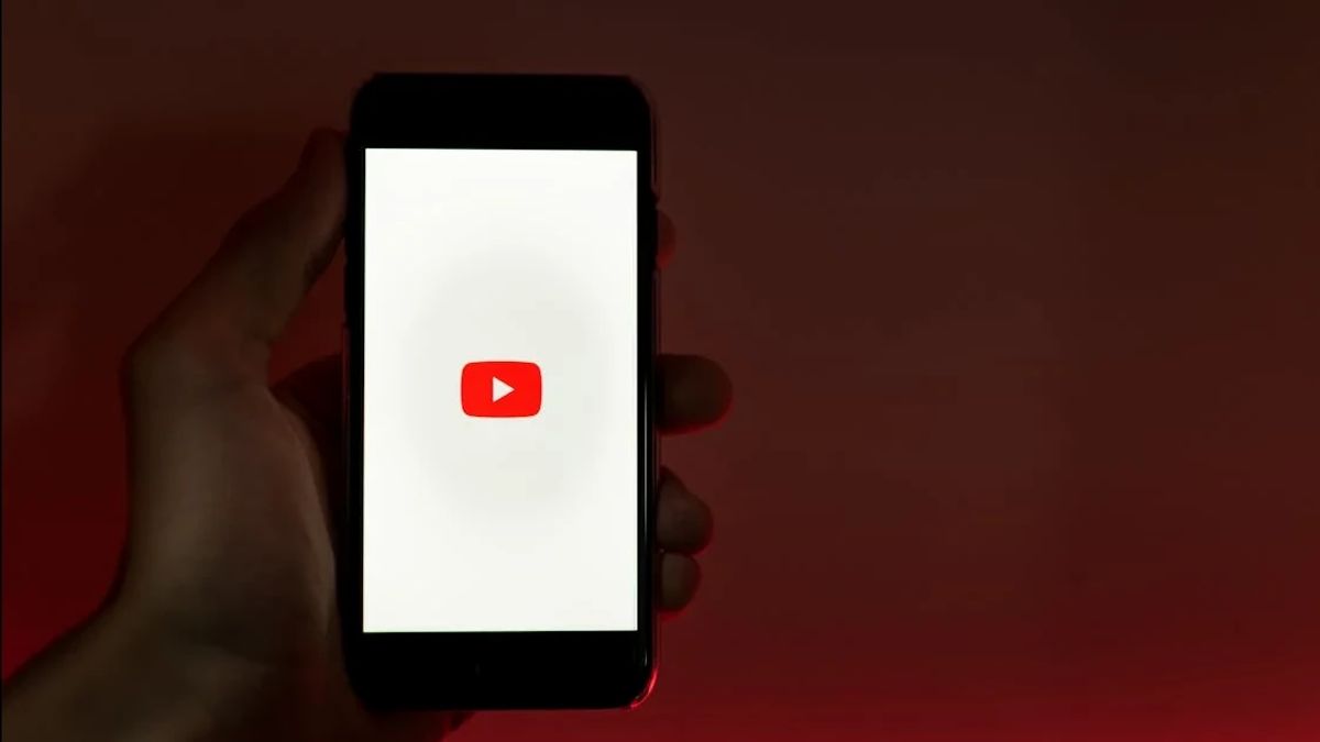 Kremlin Desak Google Cabut Blokir YouTube untuk Penyiar Rusia