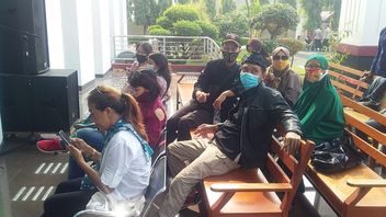 La Situation Actuelle Pn East Jakarta, Visiteurs Rizieq Shihab Session A Commencé à Arriver