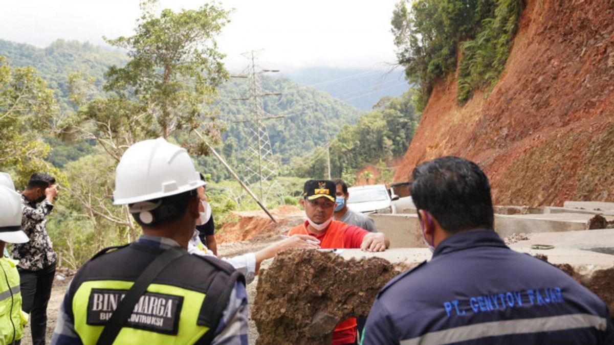 Plt Gubernur Sulsel Fokus Tuntaskan Pembangunan Jalan Penghubung Palopo-Torut