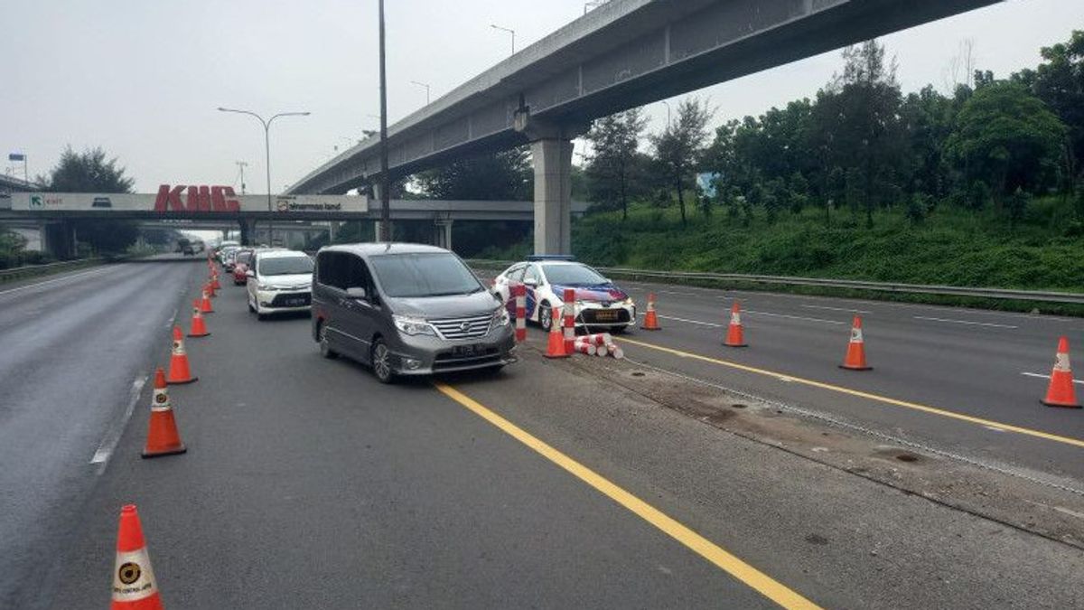 Heavy Vehicle Volume, Jakarta-Cikampek Toll Road Had "Contraflow"