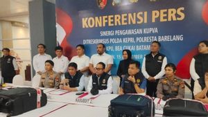   Polda-Bea Cukai Tangkap 4 Orang Bawa Rp7,79 Miliar Valas Tanpa Izin BI ke Singapura