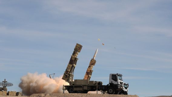 イランはイスラエルとの緊張の後、新しい国防評議会を結成