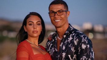Saking Cintanya, Georgina Larang Ronaldo Ganti Bola Lampu di Rumah