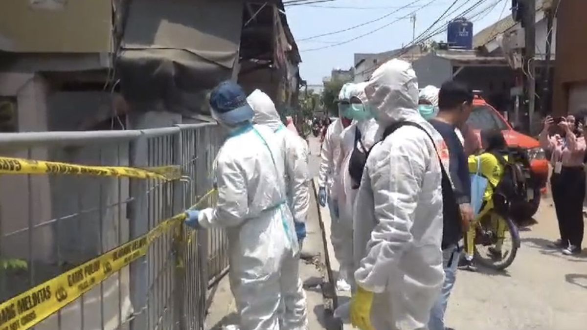 Forensic Hystopatologists And Psychologists Check Liquids At The Father And Son's Body Discovery House In Koja