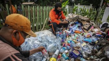 Cannot Reach All Districts, Manokwari Proposes Garbage Transport Fleet