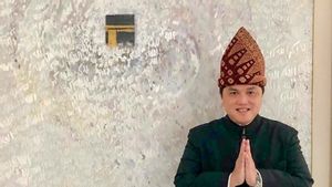 Menteri BUMN Erick Thohir Memakai Baju Adat Palembang saat Upacara HUT RI di Istana Merdeka