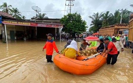 Banjir 1 Meter, Jenazah di Pasaman Barat Harus Naik Perahu Karet ke TPU