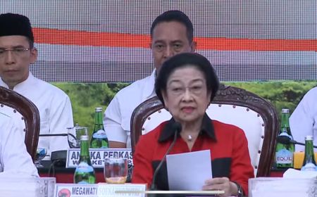 BREAKING NEWS Megawati Umumkan Mahfud MD Dampingi Ganjar Pranowo di Pilpres 2024