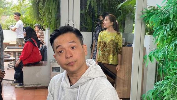 Ernest Prakasa Curhat Soal Beban Berat Jadi Sutradara dan Produser Film