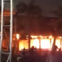 Sultan HB X Datangi Polda DIY Jelang Tengah Malam, Massa Masih Bertahan Usai Ricuh Bakar SPKT