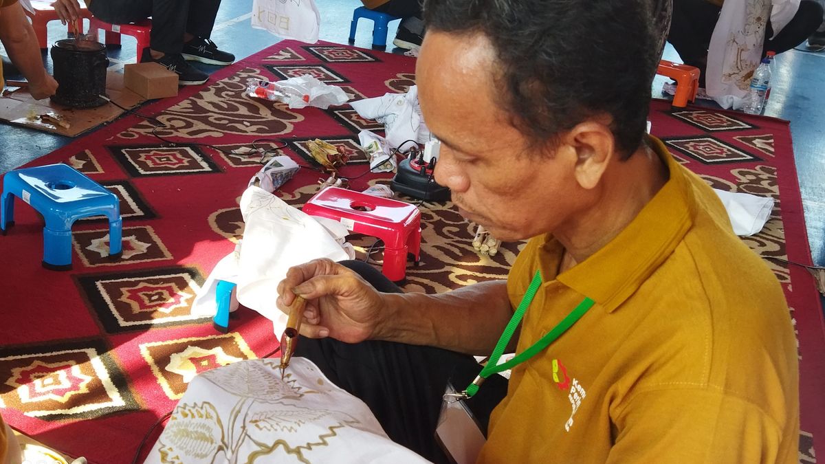 Diajari Membatik, Narapidana Lapas Cipinang Bakal Ikut Serta di Acara Hari Batik Nasional